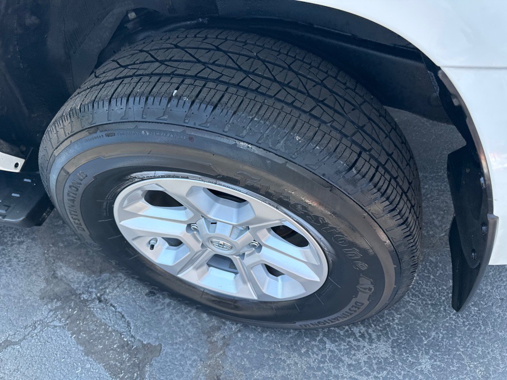 2020 Toyota 4Runner Image 13