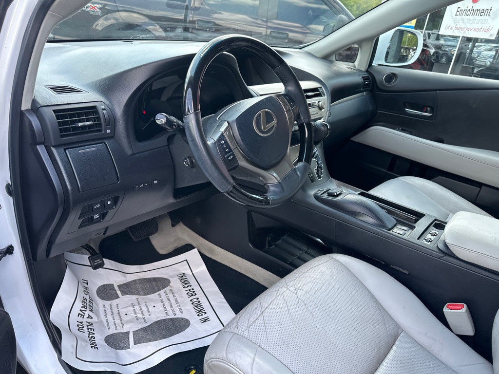 2015 Lexus RX Image 16