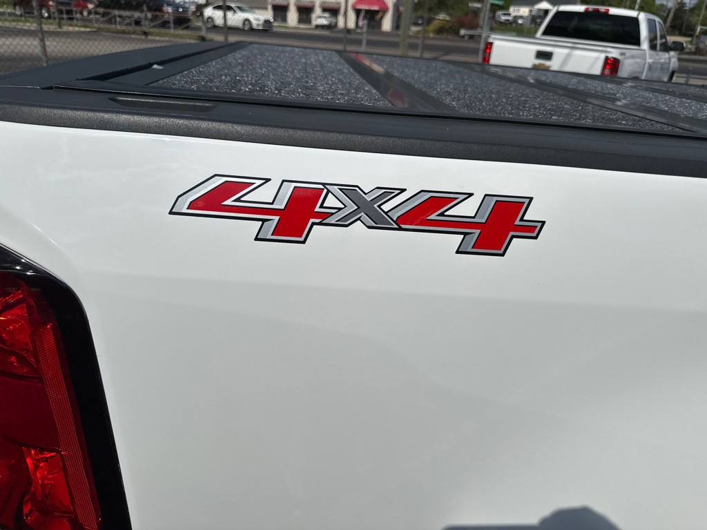 2015 Chevrolet Colorado Image 12