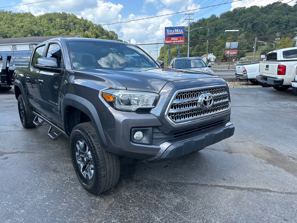 2017 Toyota Tacoma Image 5