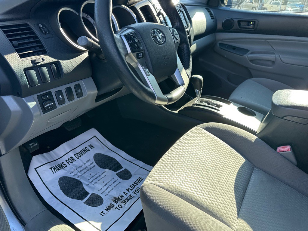 2014 Toyota Tacoma Image 12