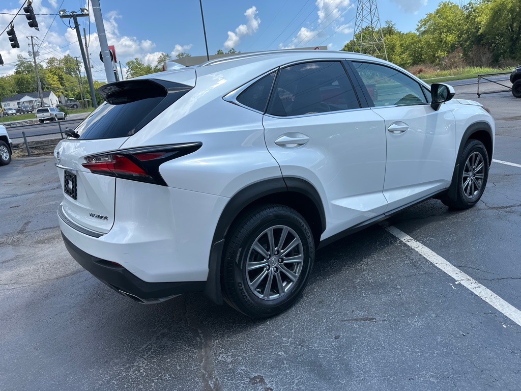 2016 Lexus NX Image 4