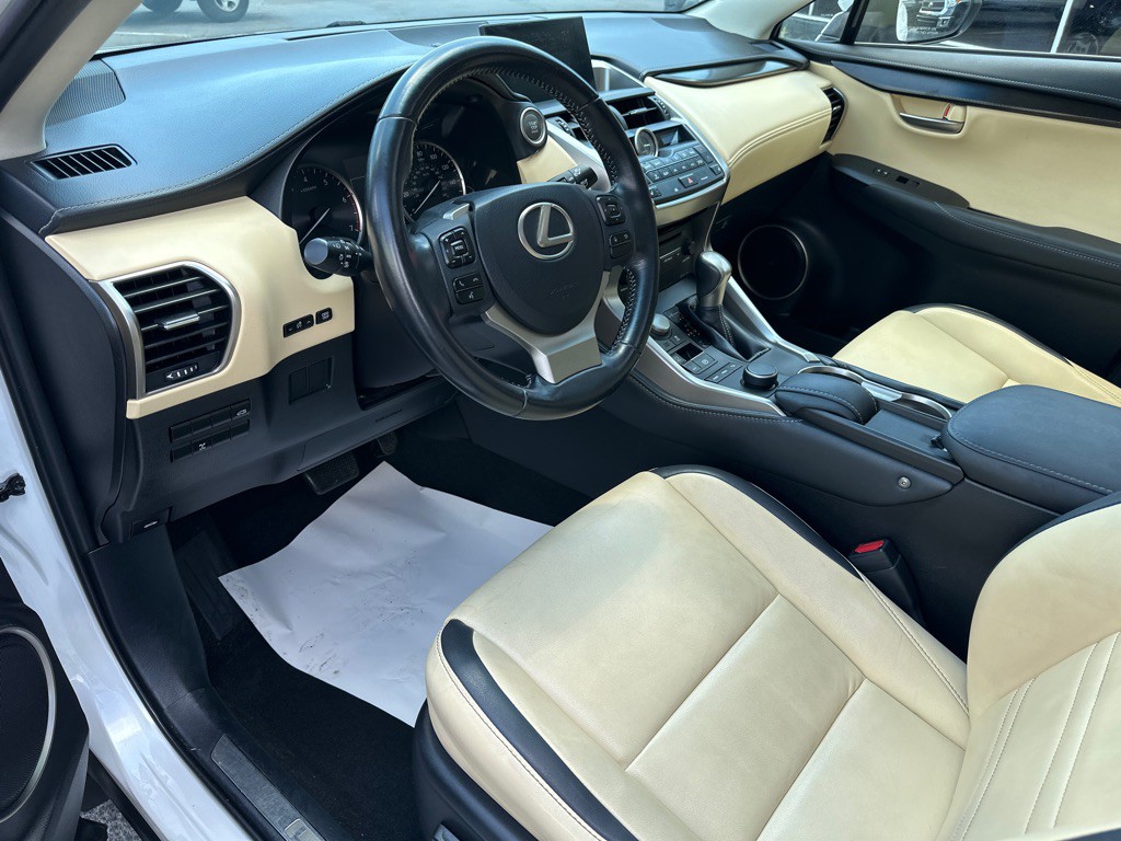 2016 Lexus NX Image 16