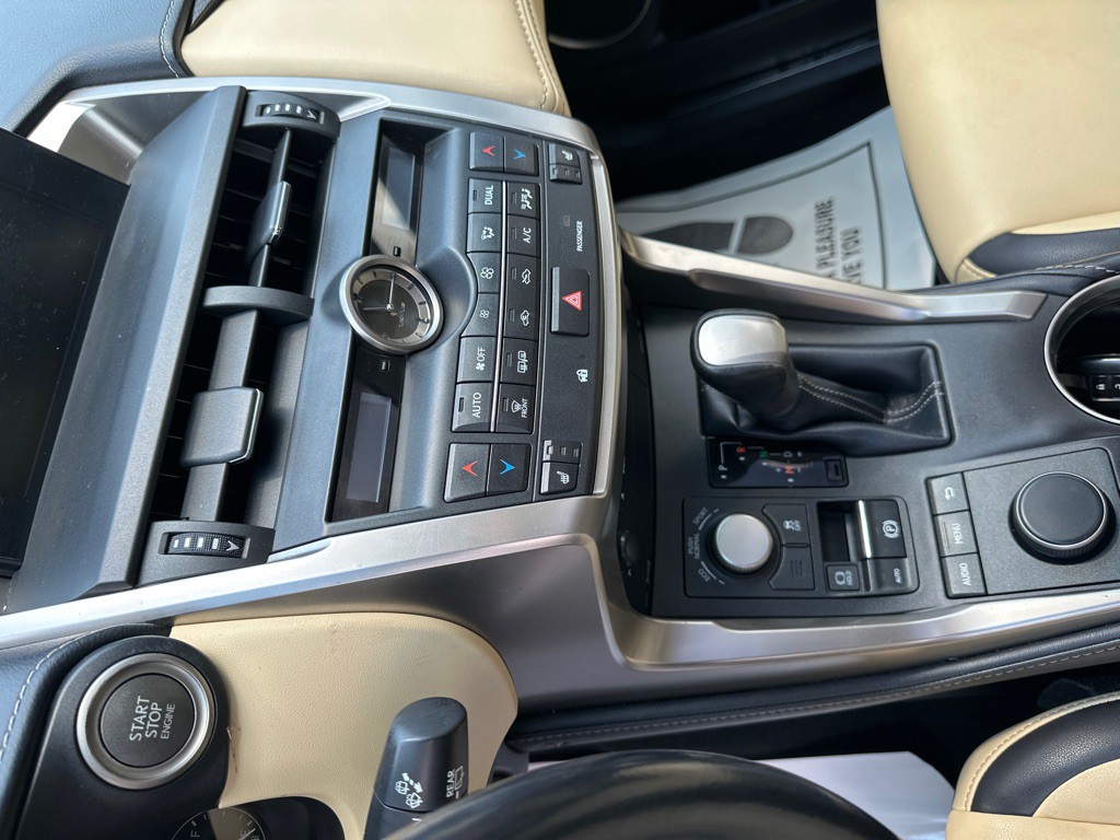 2016 Lexus NX Image 18