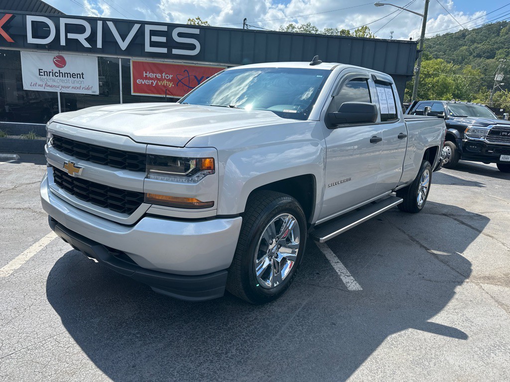 2019 Chevrolet Silverado 1500 Image 1