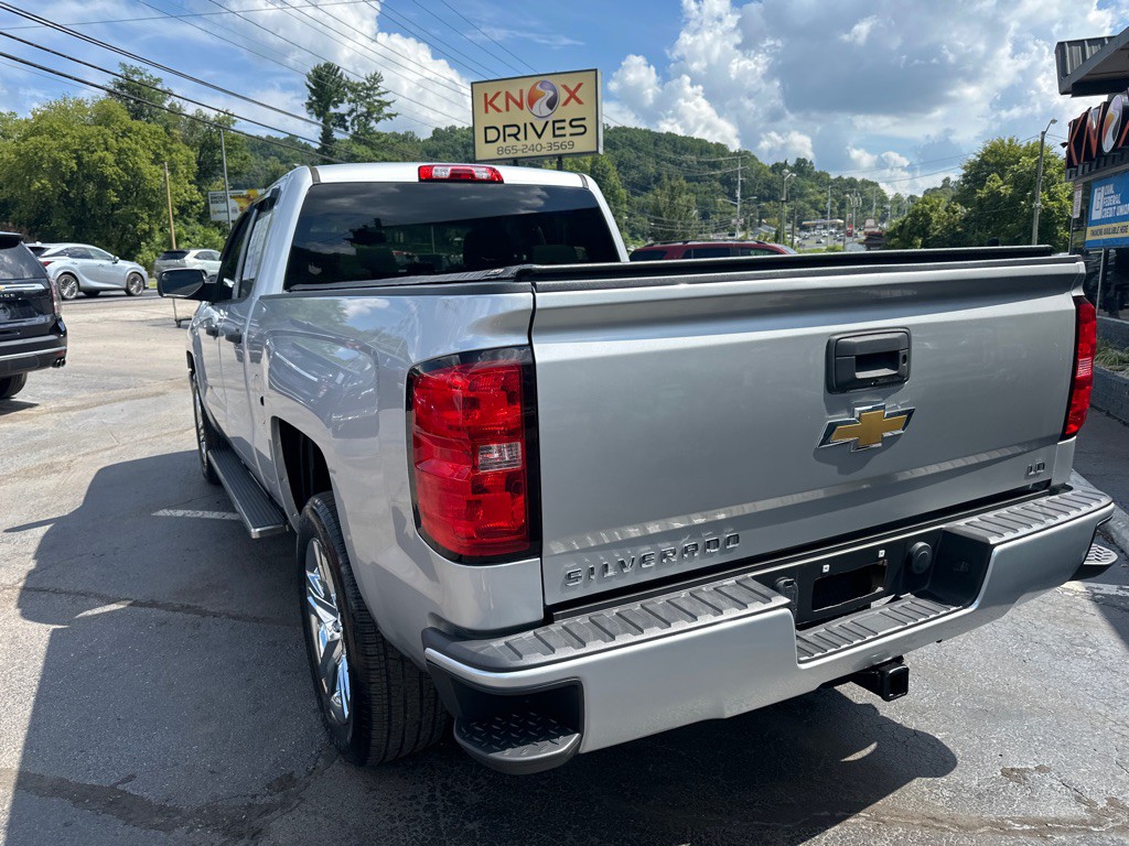 2019 Chevrolet Silverado 1500 Image 2