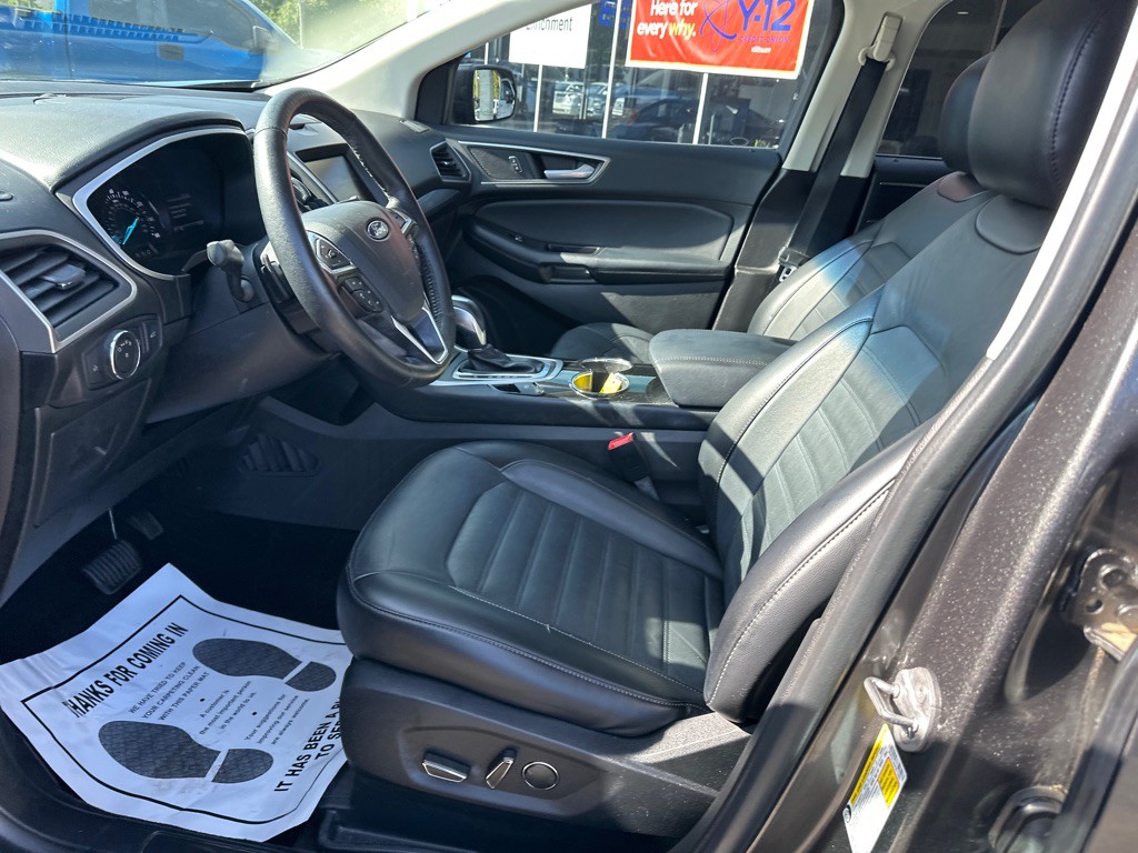 2015 Ford Edge Image 16