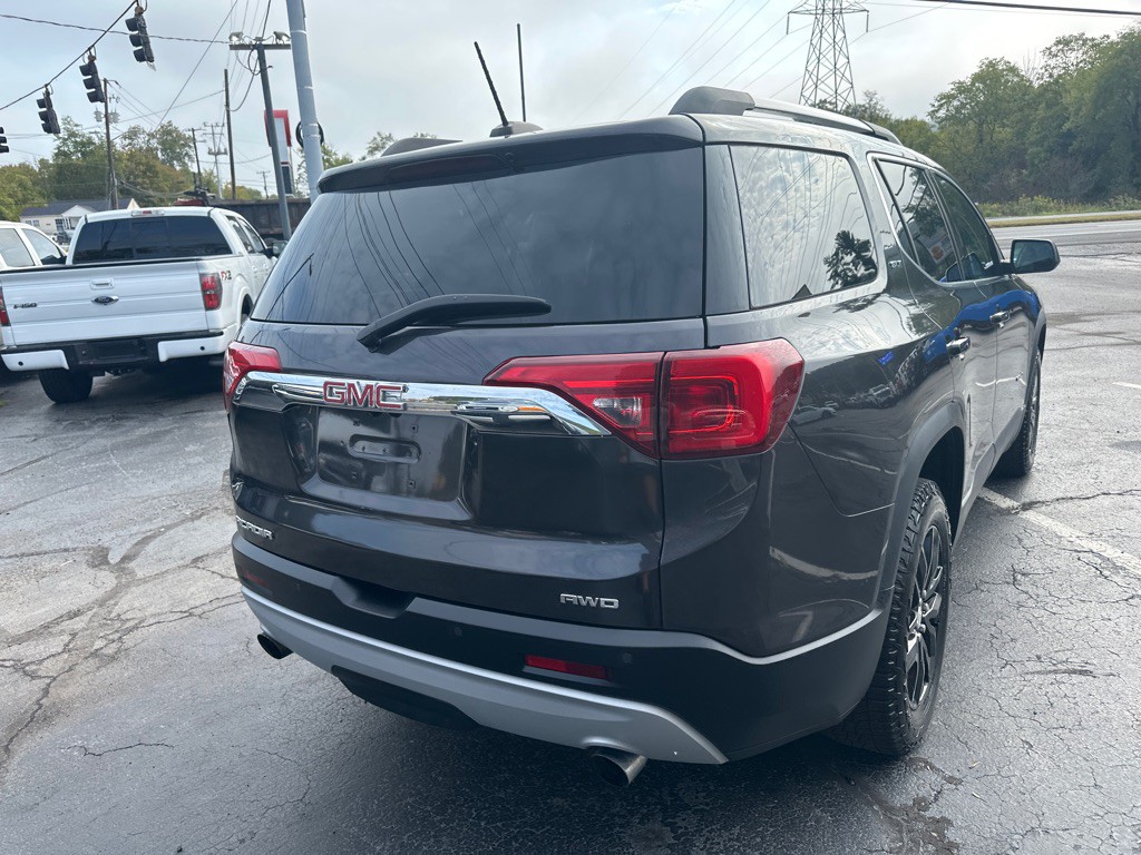 2017 GMC Acadia Image 3