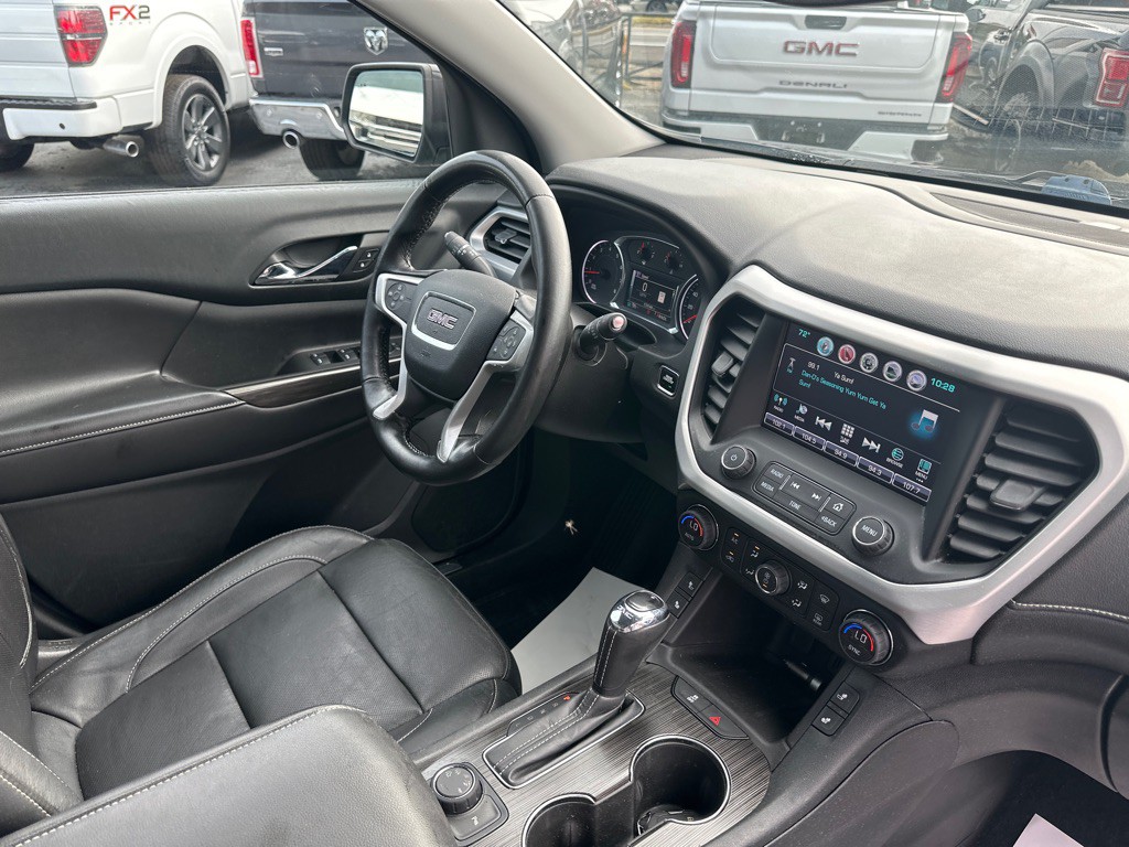 2017 GMC Acadia Image 8