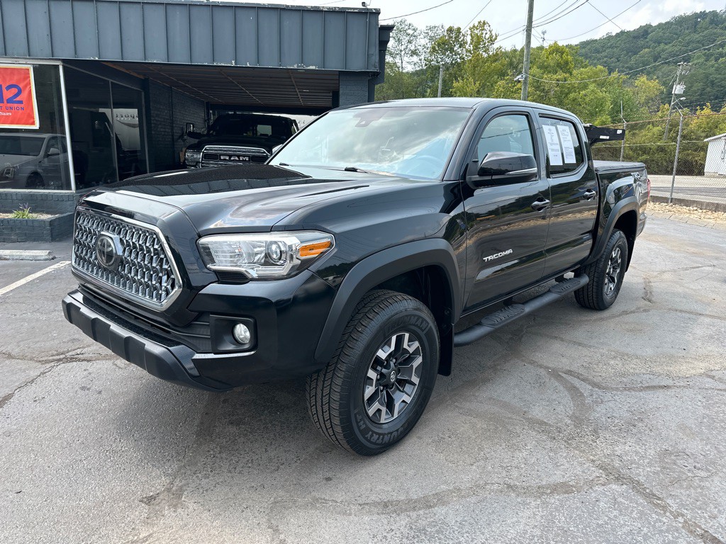 2018 Toyota Tacoma Image 1