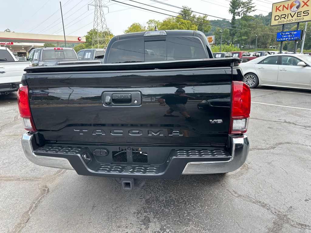 2018 Toyota Tacoma Image 3
