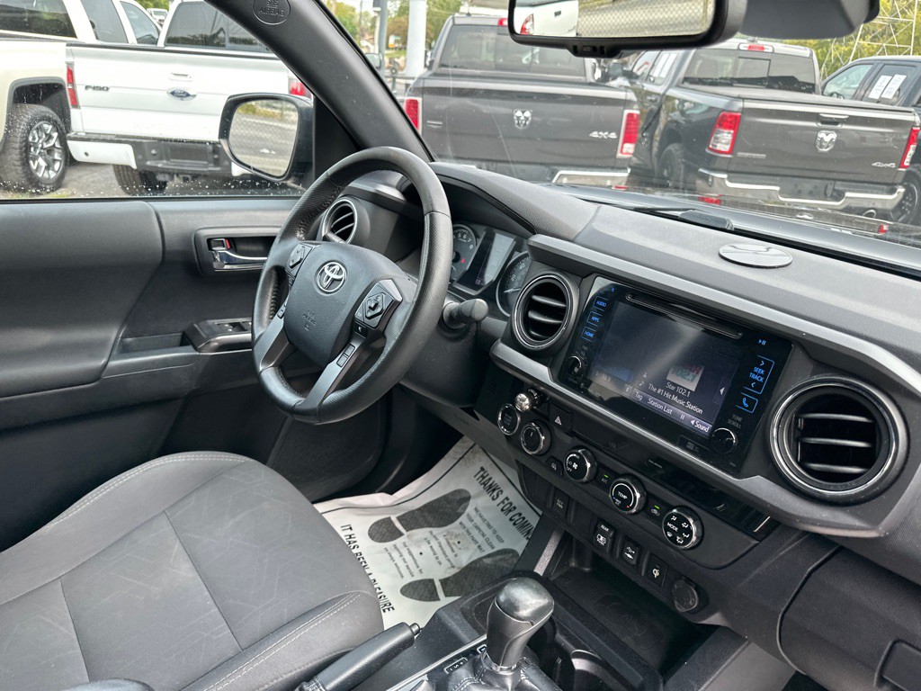 2018 Toyota Tacoma Image 9