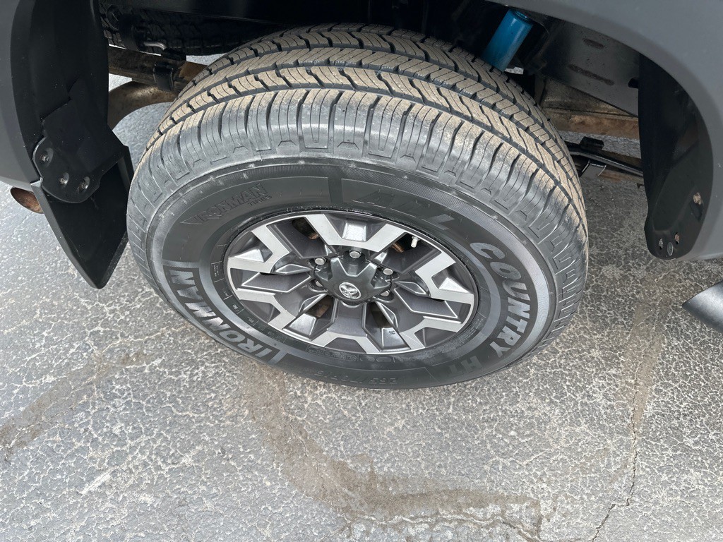2018 Toyota Tacoma Image 11