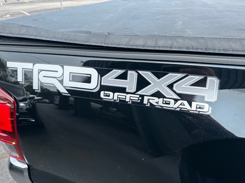 2018 Toyota Tacoma Image 12