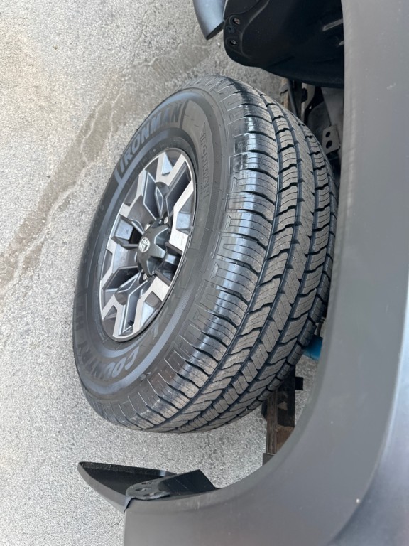 2018 Toyota Tacoma Image 13
