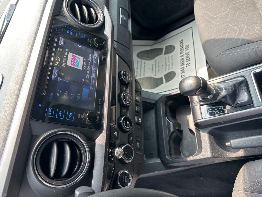 2018 Toyota Tacoma Image 17