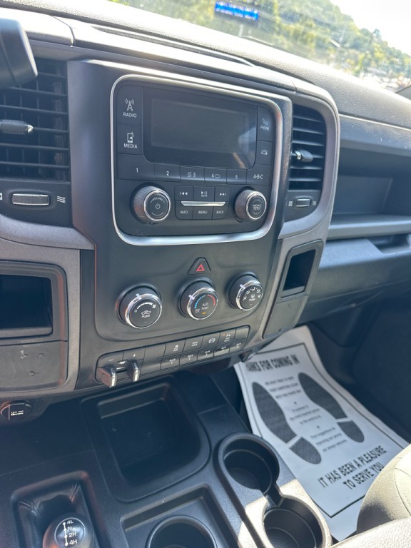 2017 RAM 3500 Image 16