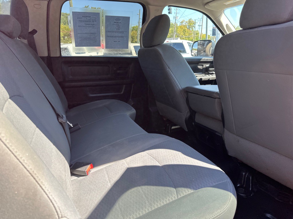 2017 RAM 3500 Image 9