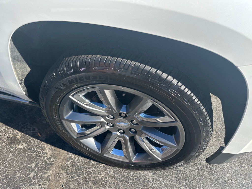 2018 Chevrolet Suburban Image 6