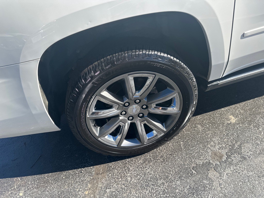 2018 Chevrolet Suburban Image 7