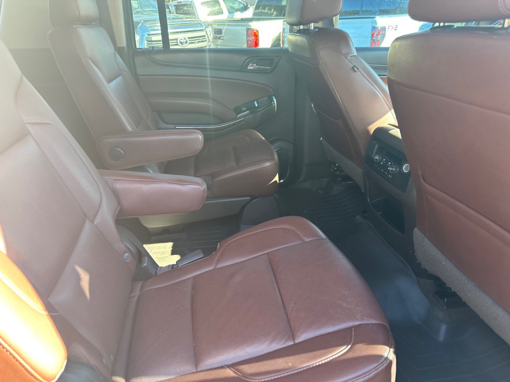 2018 Chevrolet Suburban Image 11