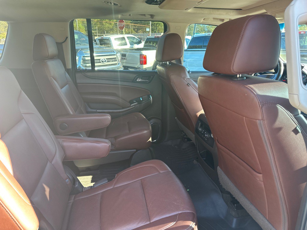 2018 Chevrolet Suburban Image 16