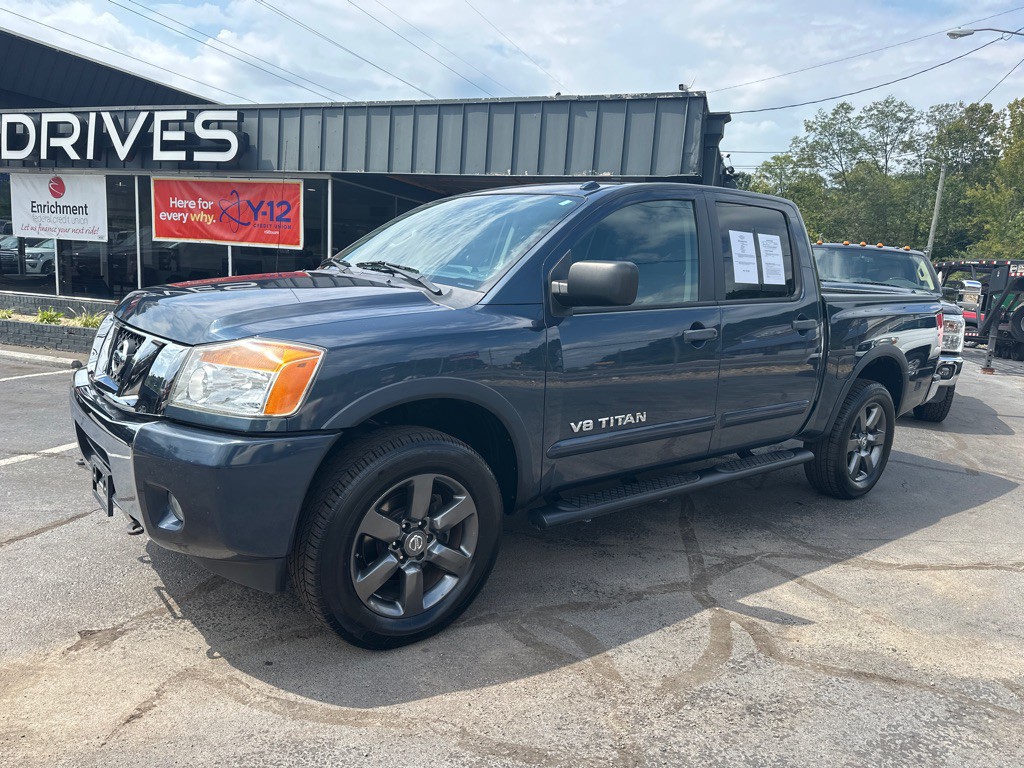 2015 Nissan Titan Image 1