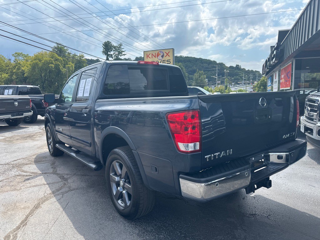2015 Nissan Titan Image 2