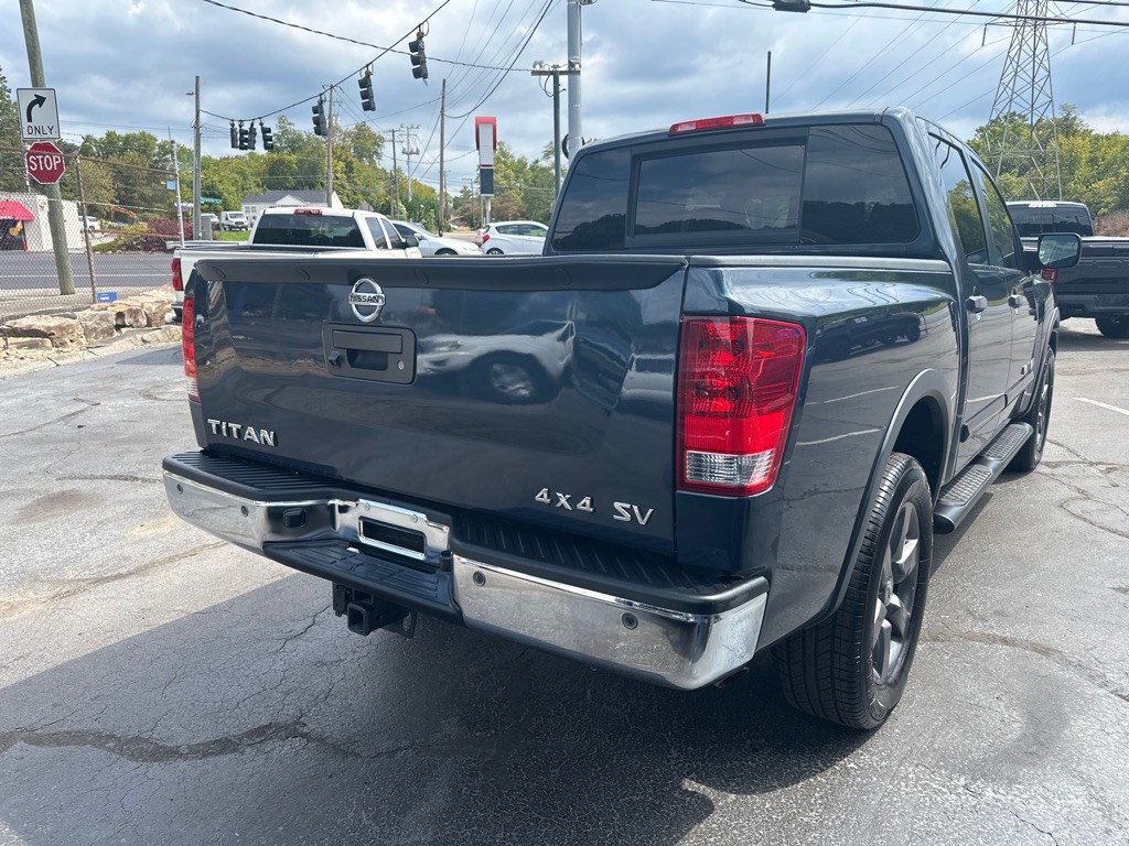 2015 Nissan Titan Image 3