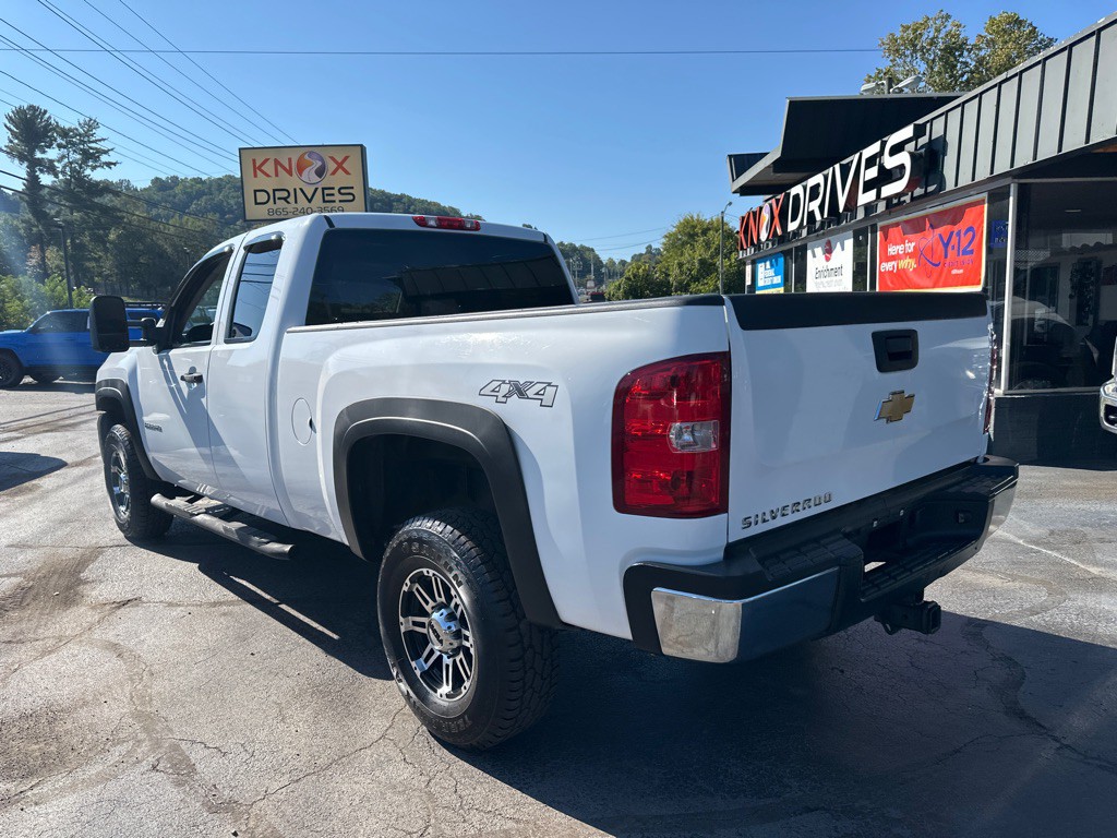 2010 Chevrolet Silverado 1500 Image 2