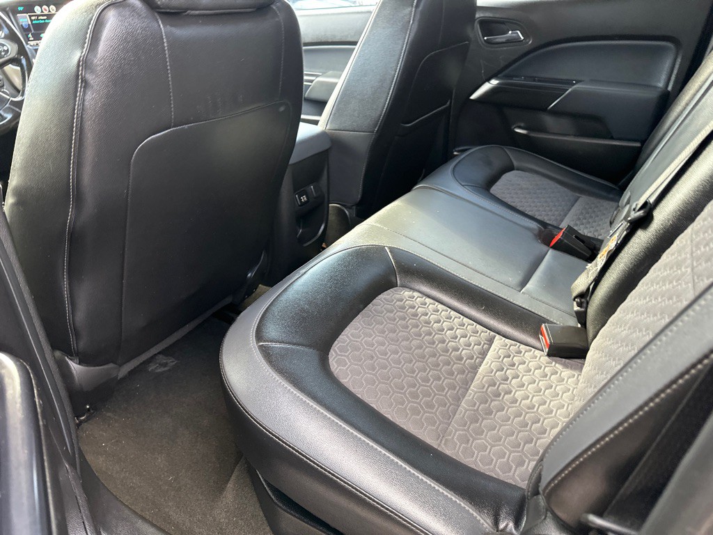 2015 Chevrolet Colorado Image 11