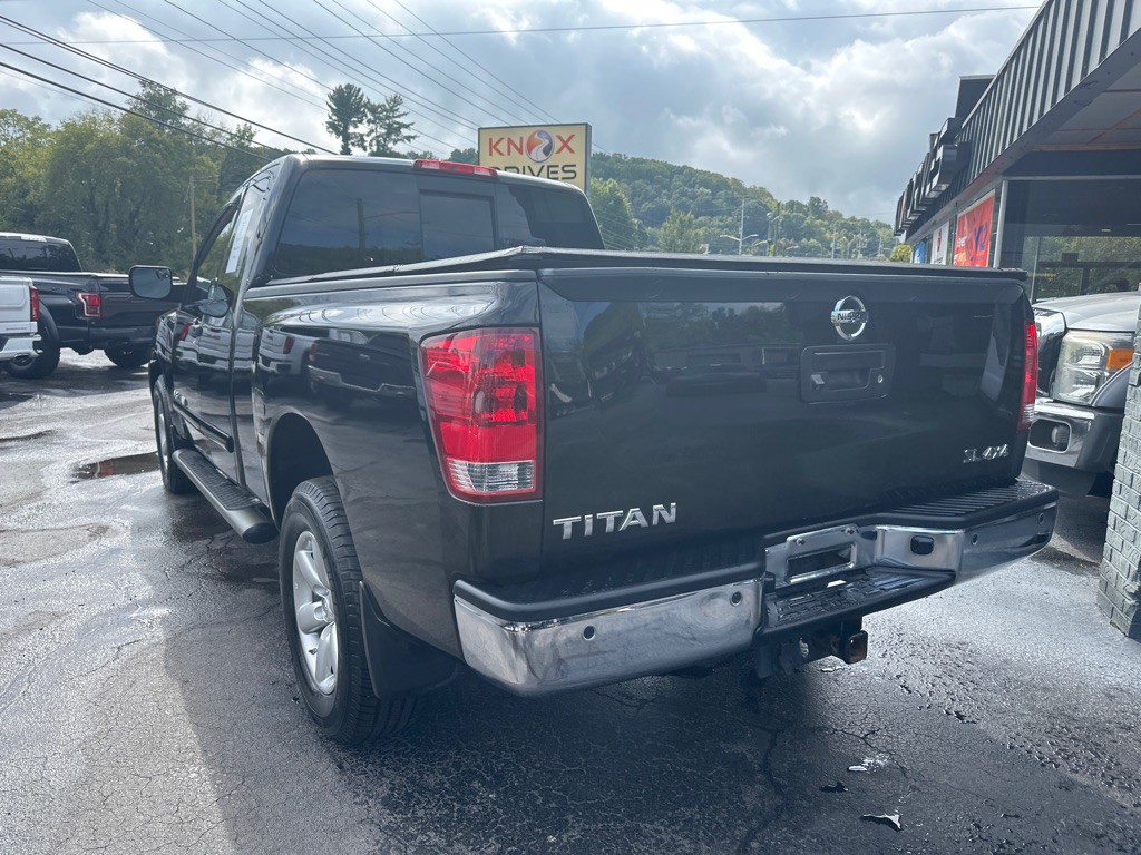 2014 Nissan Titan Image 2