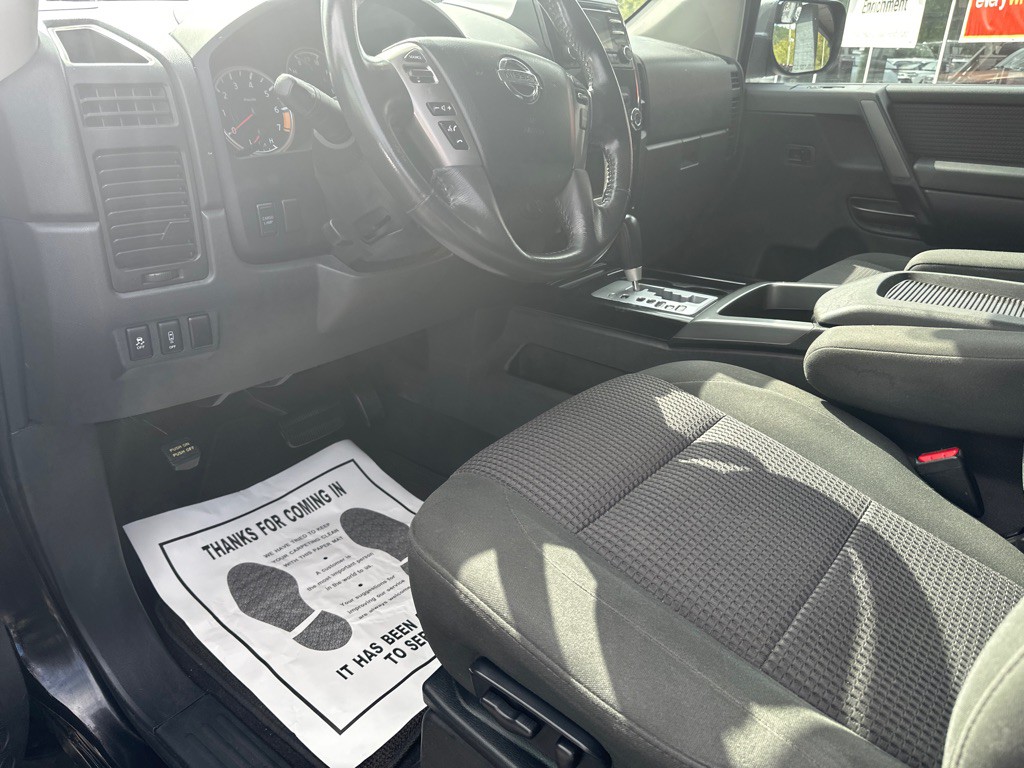 2014 Nissan Titan Image 12