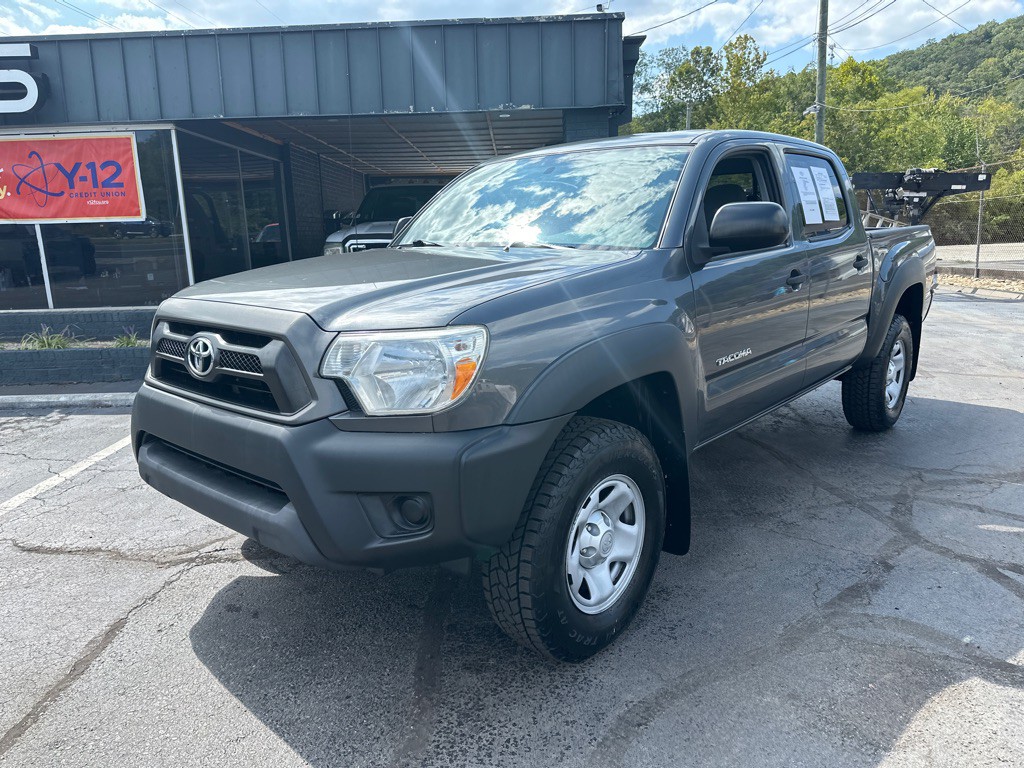 2015 Toyota Tacoma Image 1