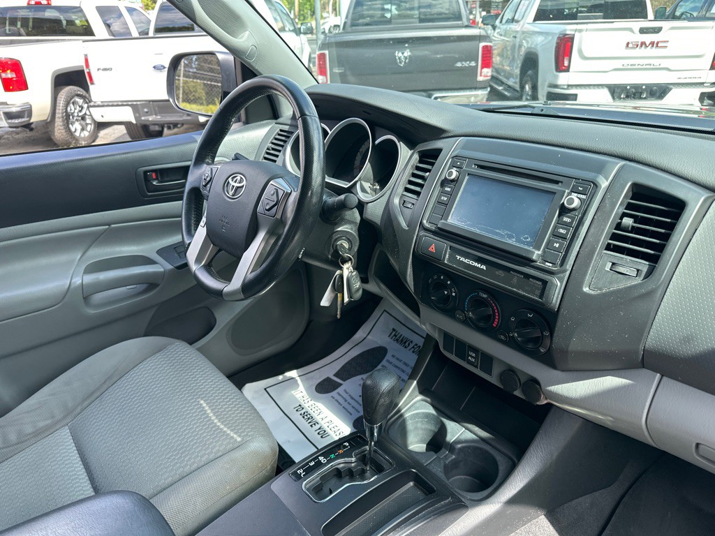 2015 Toyota Tacoma Image 8