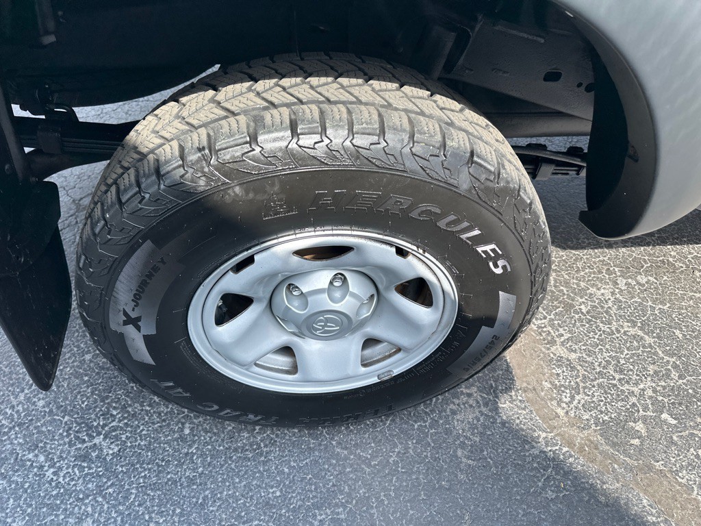 2015 Toyota Tacoma Image 10