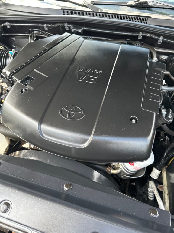 2015 Toyota Tacoma Image 16