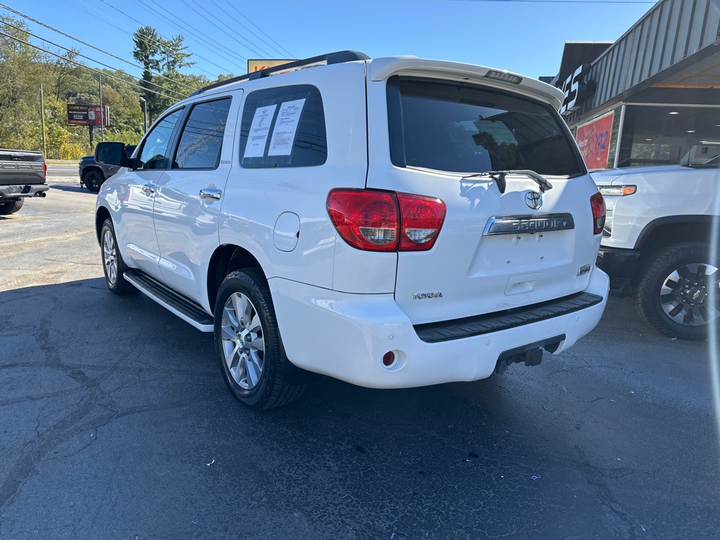 2010 Toyota Sequoia Image 2