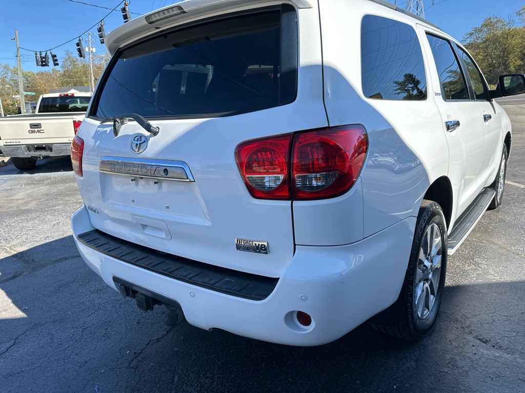 2010 Toyota Sequoia Image 3