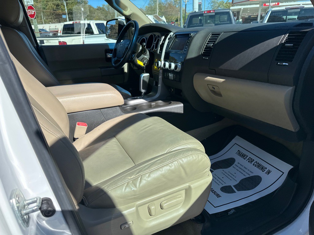 2010 Toyota Sequoia Image 7