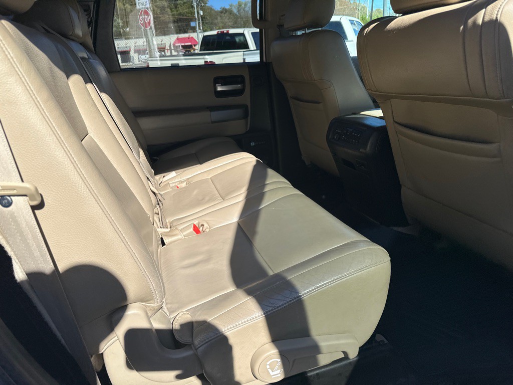 2010 Toyota Sequoia Image 11