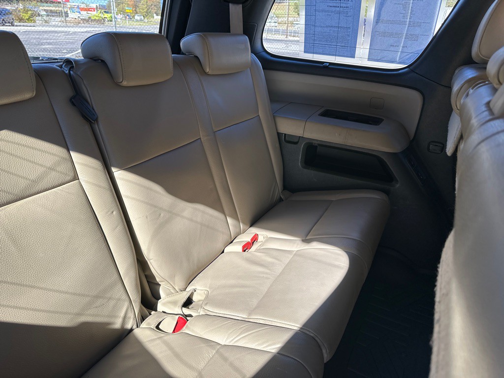 2010 Toyota Sequoia Image 11
