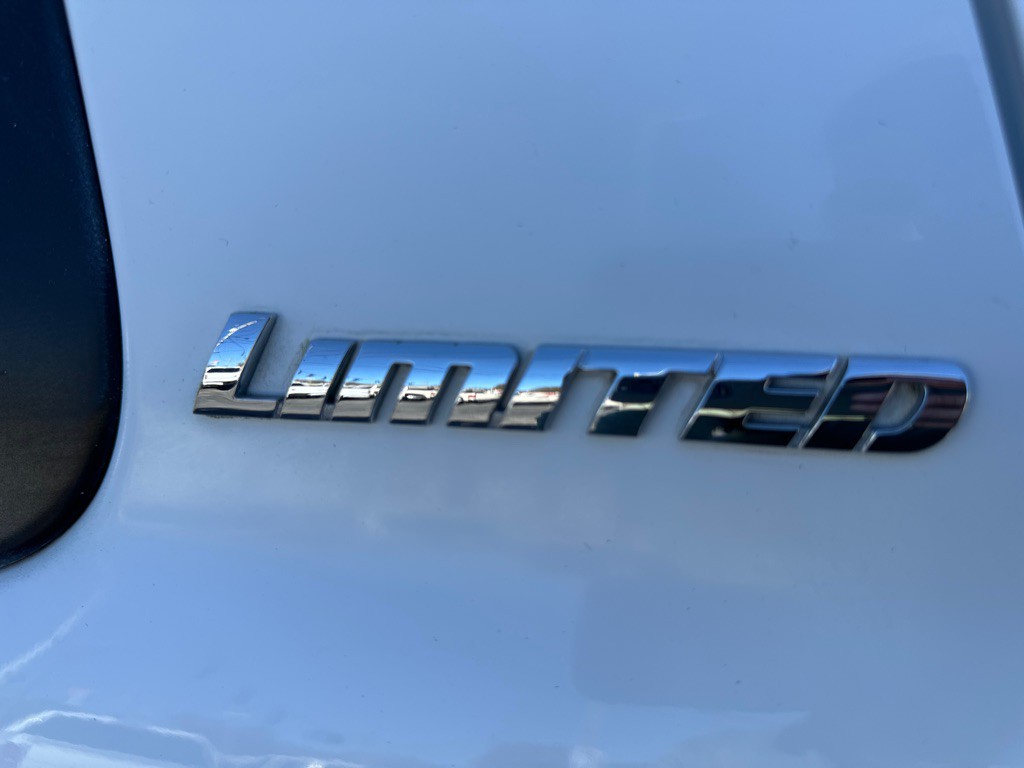 2010 Toyota Sequoia Image 13