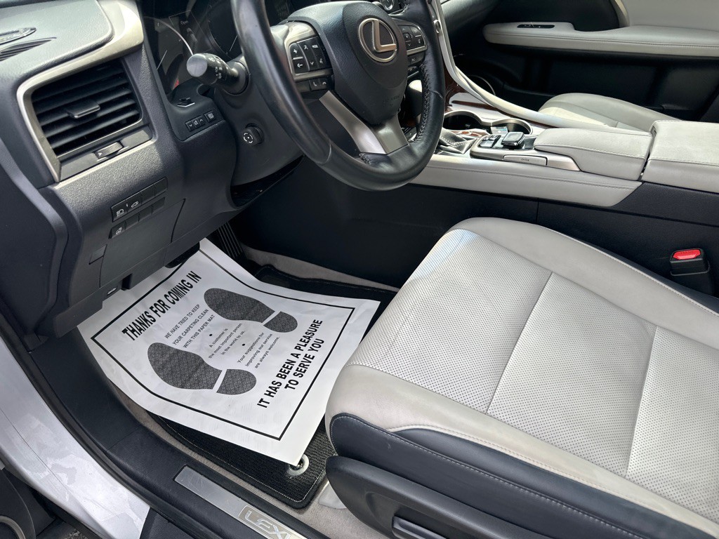 2016 Lexus RX Image 16