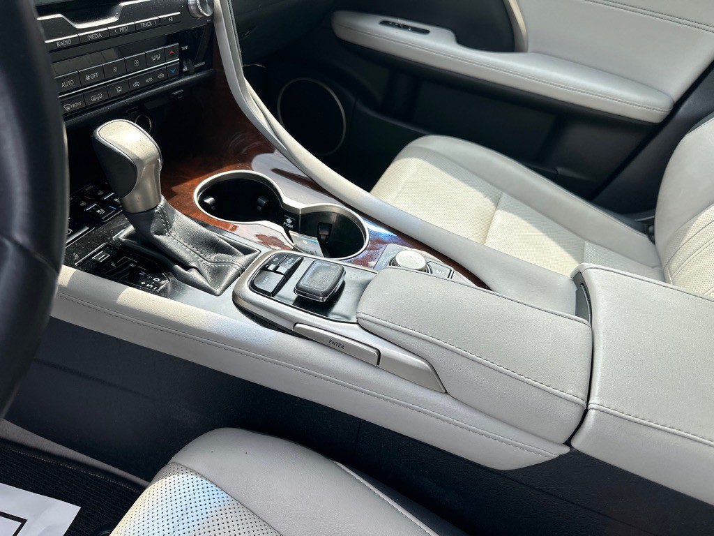 2016 Lexus RX Image 19
