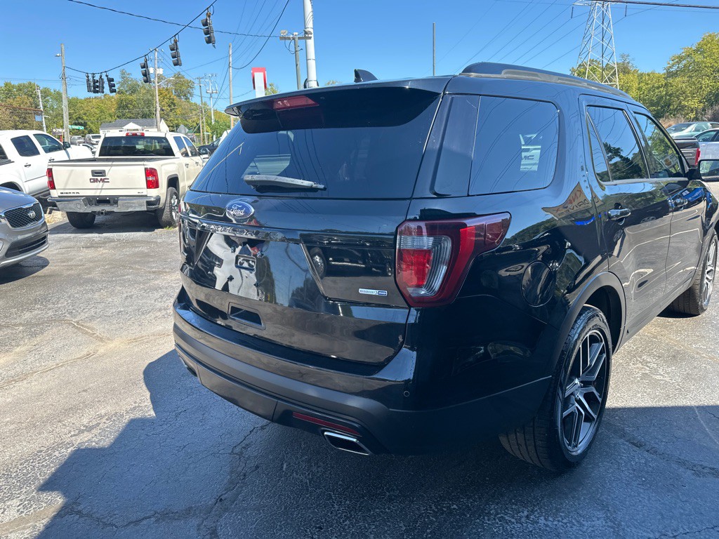 2016 Ford Explorer Image 3