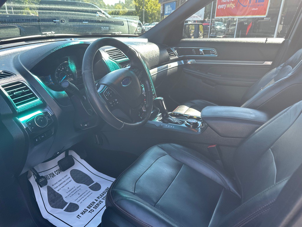 2016 Ford Explorer Image 18