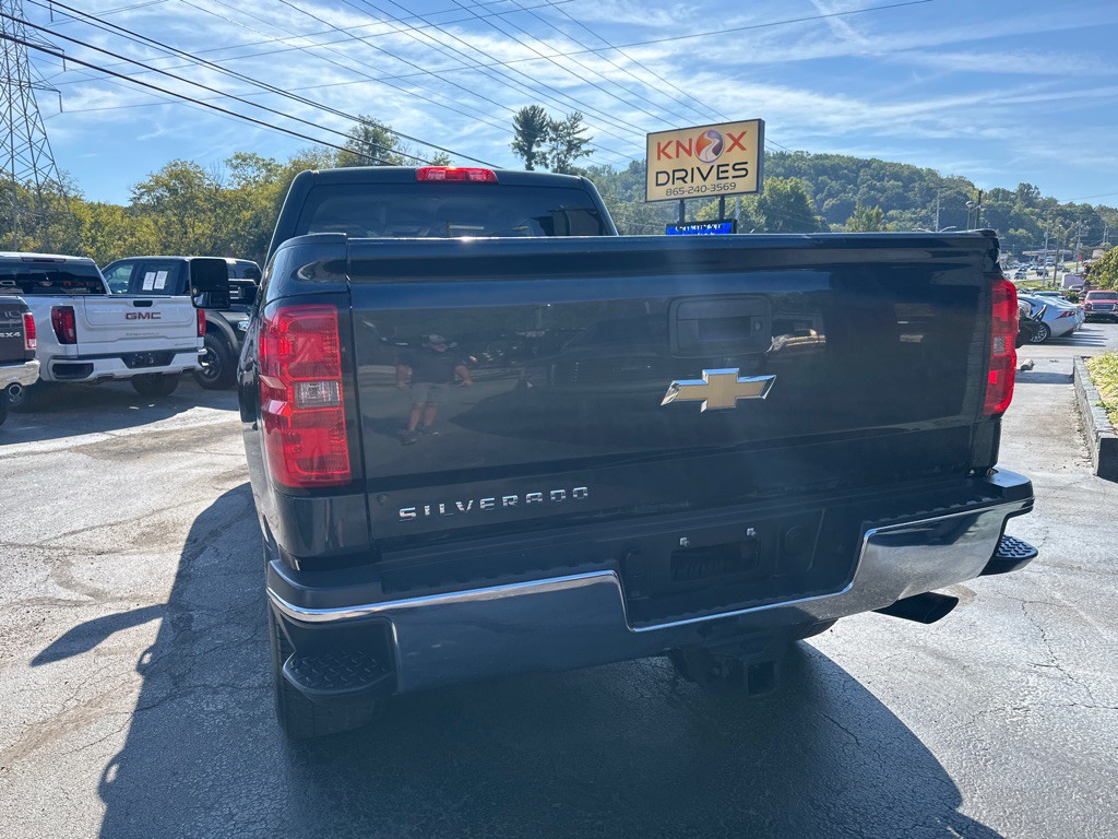 2018 Chevrolet Silverado 1500 Image 2