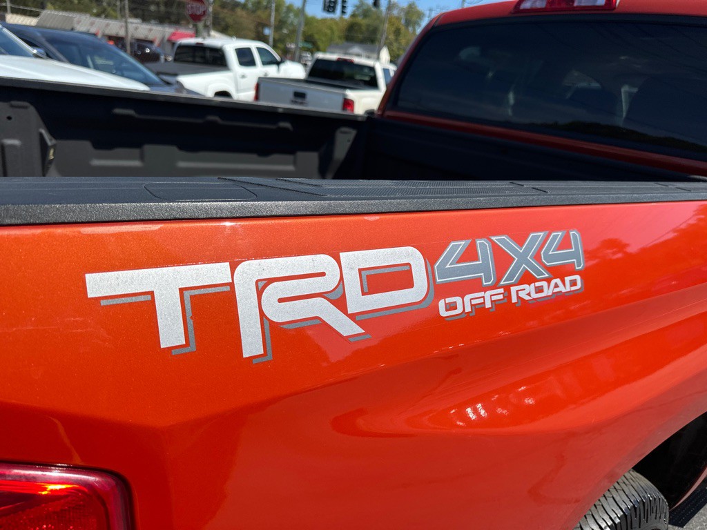 2016 Toyota Tundra Image 12