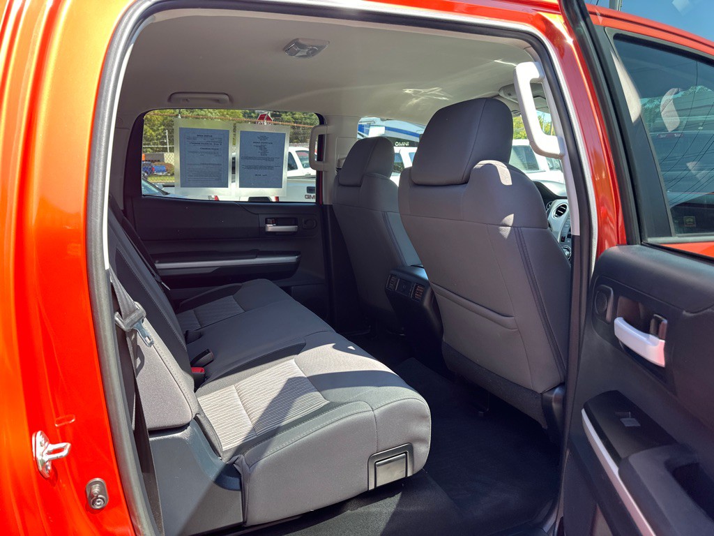 2016 Toyota Tundra Image 9